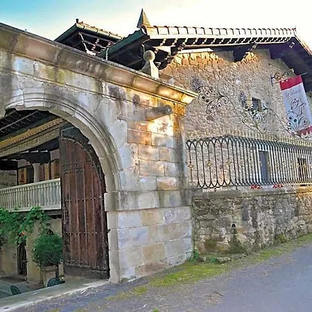 Palacio De Trasvilla Hotel Escobedo