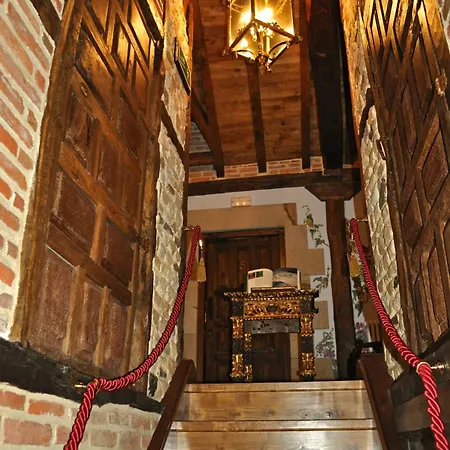 מלון Palacio De Trasvilla 3*